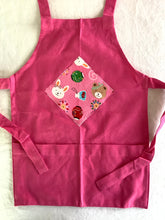 Load image into Gallery viewer, Kids apron on cotton with your choice of fabric
