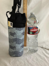 Load image into Gallery viewer, Insulated bottle totes 1.5 liter or 50.7 oz (Large)
